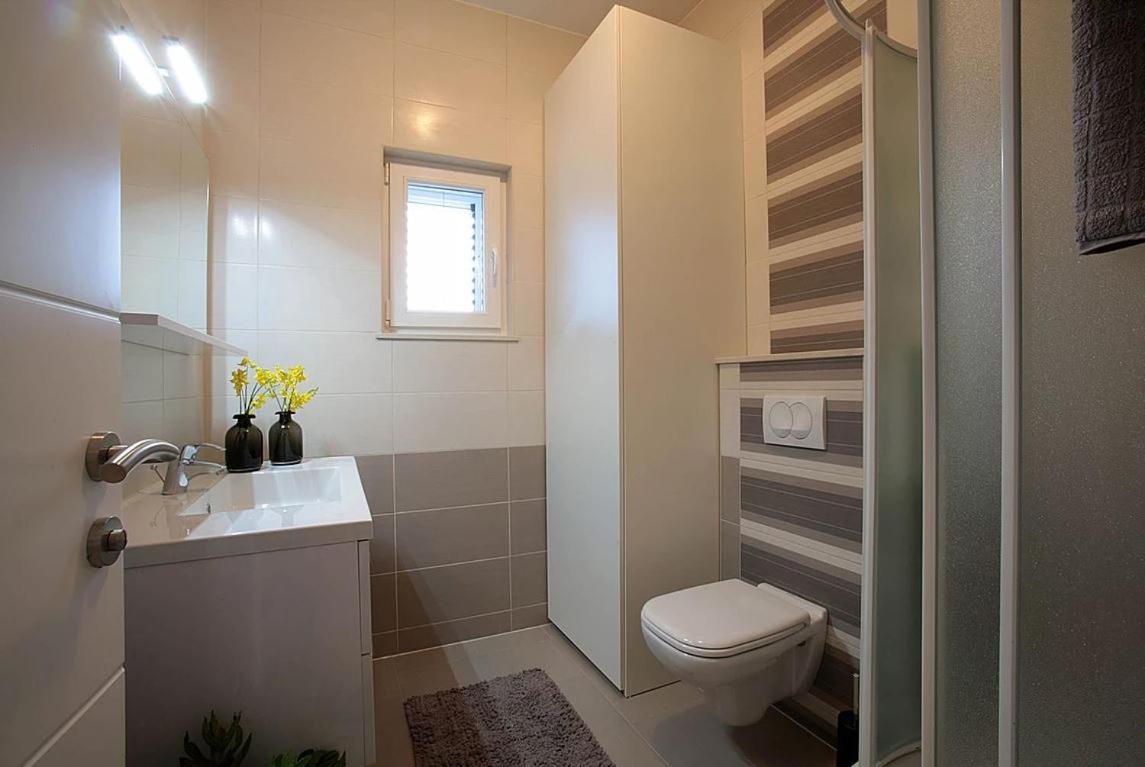 Sea Salt Apartment Novalja Ngoại thất bức ảnh